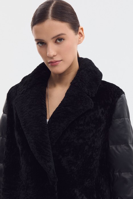 комбинированное пальто из овчины по цене 20390 руб вид справа