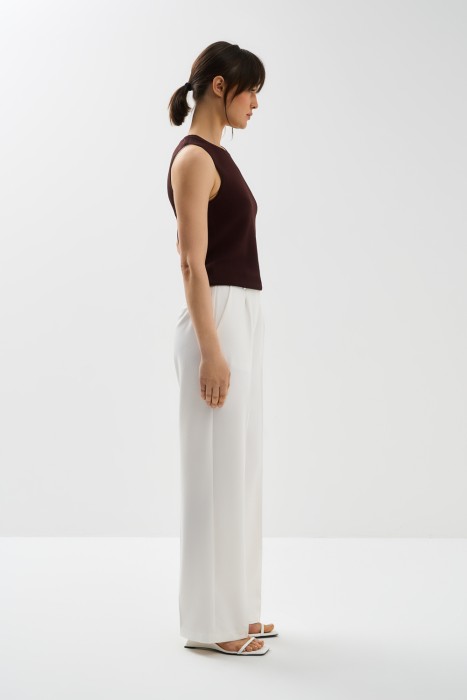 костюмные брюки по цене 1740 руб вид справа