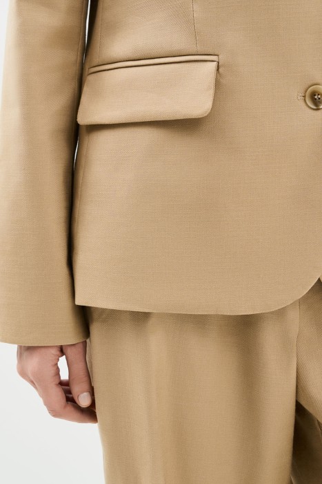 костюмный жакет из россии вид сбоку