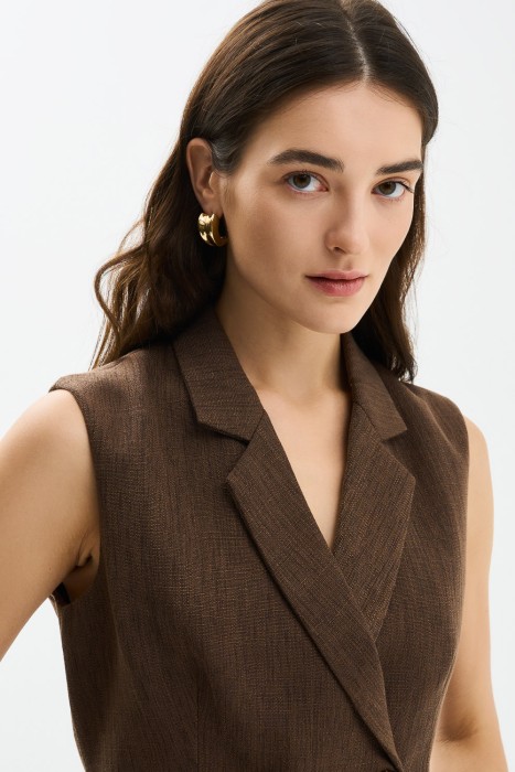 костюмный жилет из россии вид сбоку