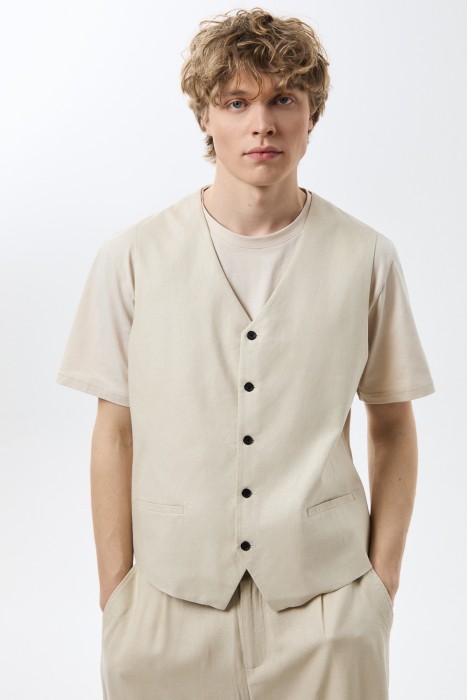 костюмный жилет от бренда снежная королева вид слева