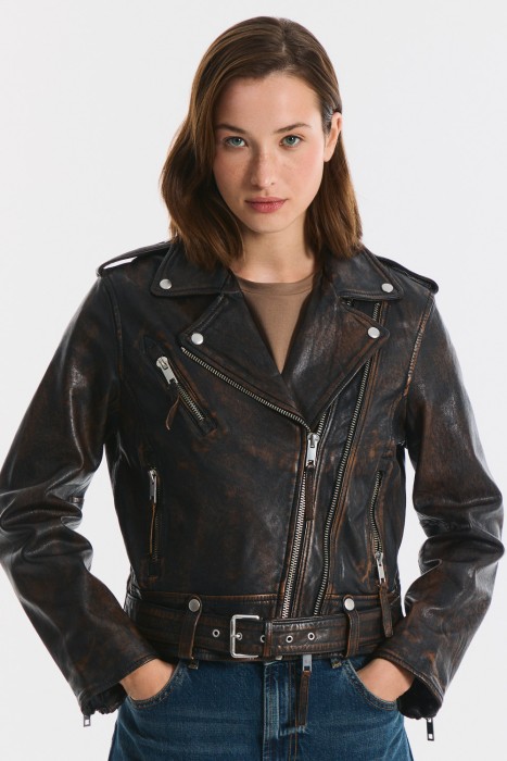 косуха из натуральной кожи от бренда снежная королева вид слева