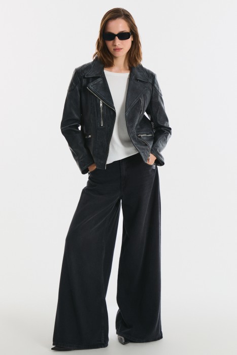 косуха из натуральной кожи от бренда снежная королева вид слева