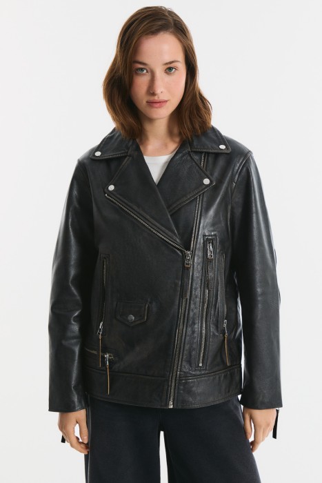 косуха из натуральной кожи от бренда снежная королева вид слева