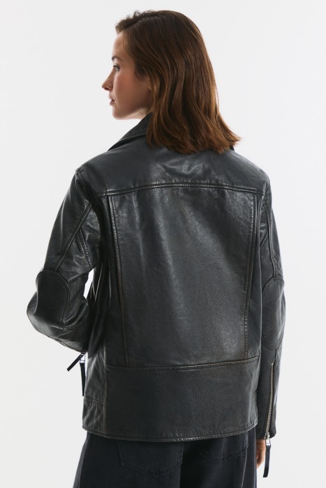 косуха из натуральной кожи по цене 11190 руб вид справа