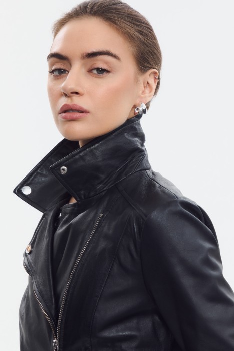 косуха из натуральной кожи из россии вид сбоку