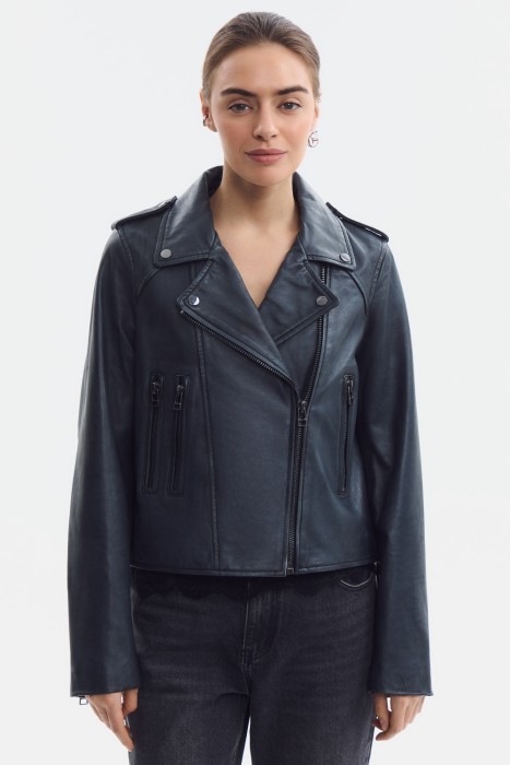 косуха из натуральной кожи от бренда снежная королева вид слева