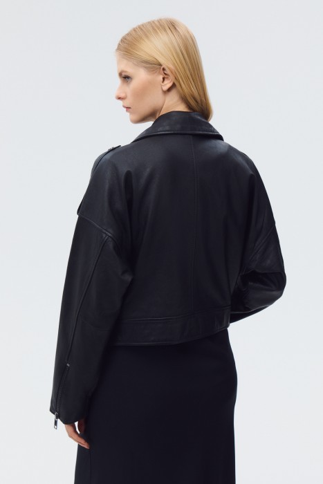 косуха из натуральной кожи по цене 14100 руб вид справа