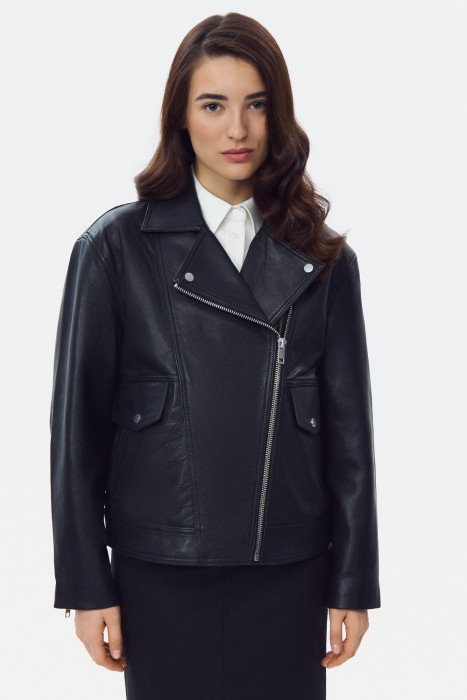 косуха из натуральной кожи от бренда снежная королева вид слева