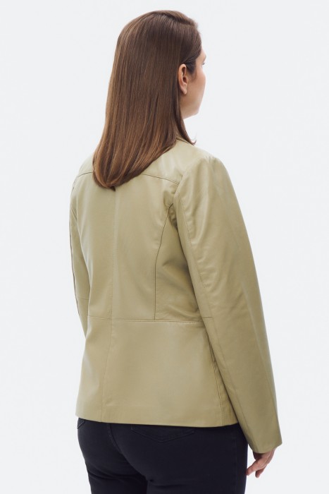 косуха из натуральной кожи по цене 11410 руб вид справа