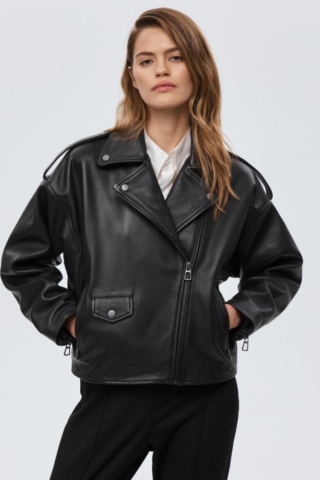 косуха из натуральной кожи от бренда снежная королева вид слева