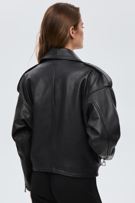 косуха из натуральной кожи по цене 16790 руб вид справа