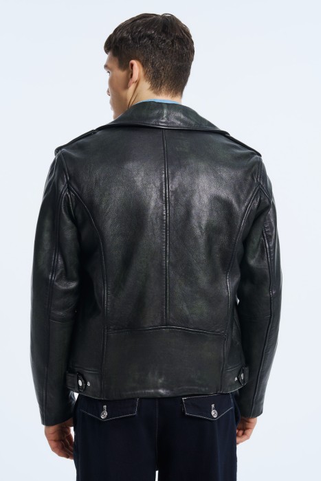 косуха из натуральной кожи по цене 11030 руб вид справа