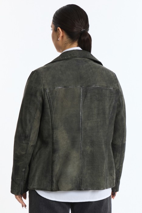 косуха из натуральной кожи по цене 11750 руб вид справа