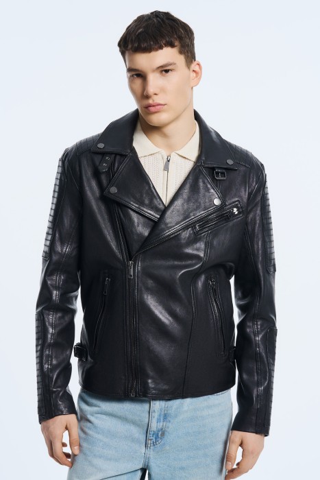 косуха из натуральной кожи от бренда снежная королева вид слева