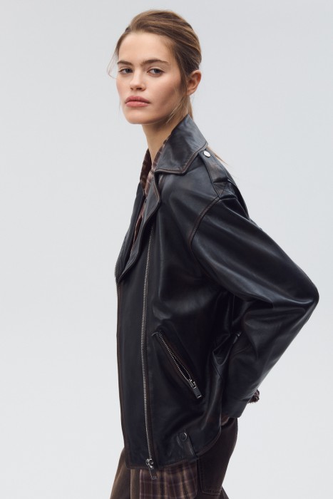 косуха из натуральной кожи по цене 14100 руб вид справа