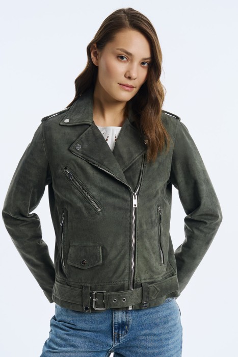 косуха из натуральной кожи от бренда снежная королева вид слева