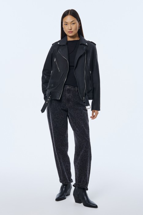 косуха из натуральной кожи от бренда снежная королева вид слева