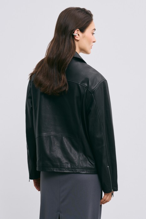 косуха из натуральной кожи по цене 15830 руб вид справа