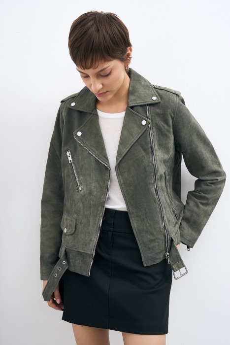 косуха из натуральной кожи от бренда снежная королева вид слева