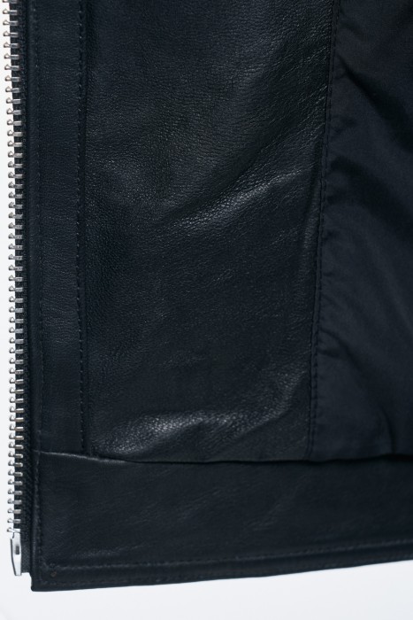 косуха из натуральной кожи от бренда снежная королева вид слева