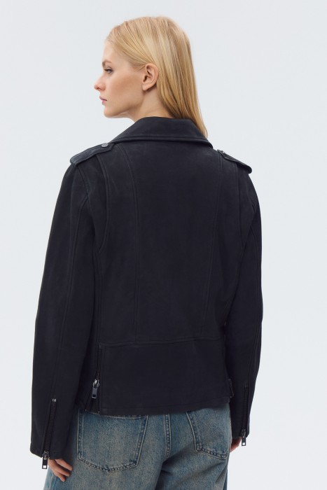 косуха из натуральной кожи по цене 14770 руб вид справа