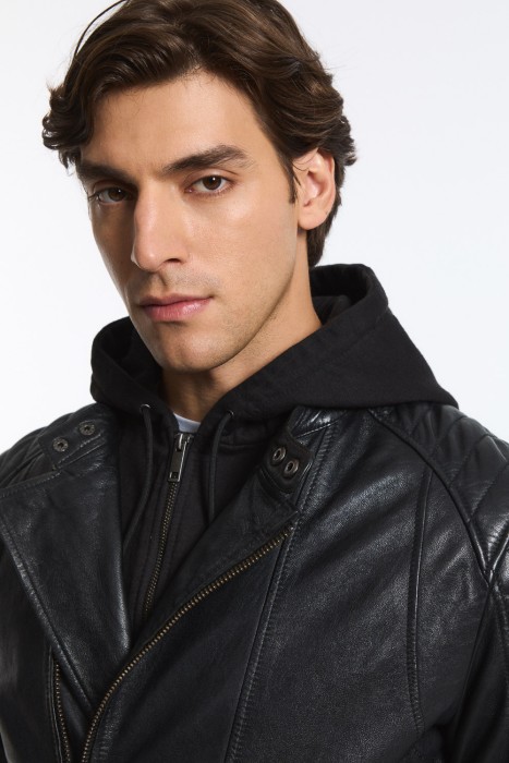 косуха из натуральной кожи по цене 11750 руб вид справа