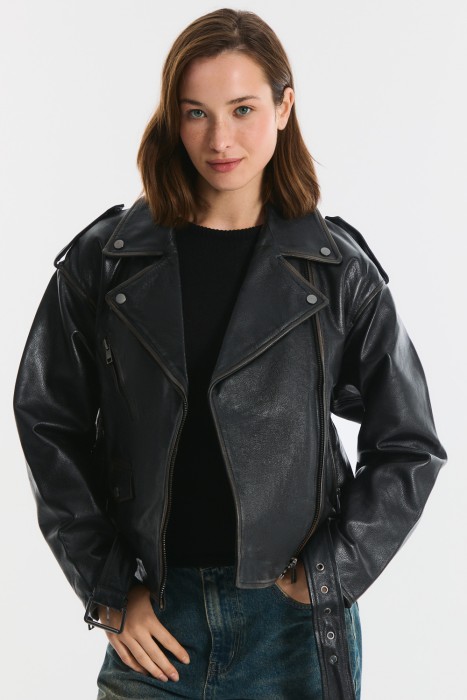 косуха из натуральной кожи от бренда снежная королева вид слева