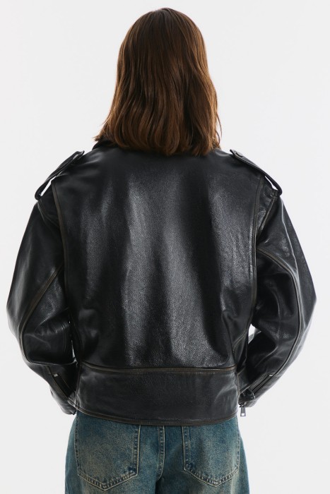 косуха из натуральной кожи по цене 14870 руб вид справа