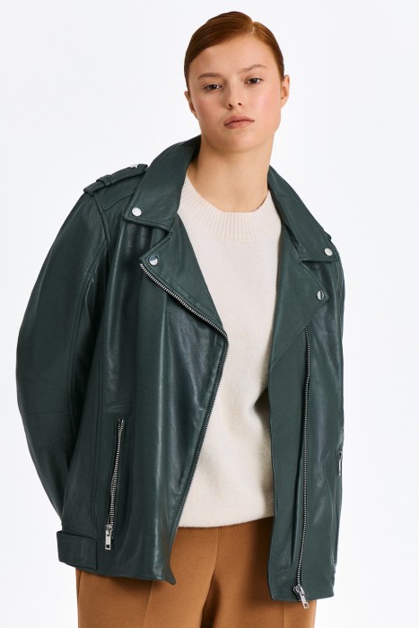 косуха из натуральной кожи от бренда снежная королева вид слева