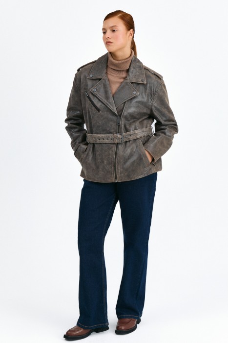 косуха из натуральной кожи от бренда снежная королева вид слева