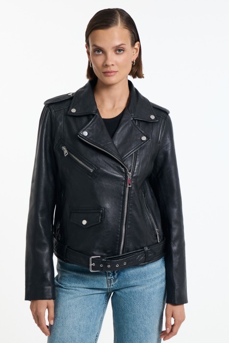 косуха из натуральной кожи от бренда снежная королева вид слева