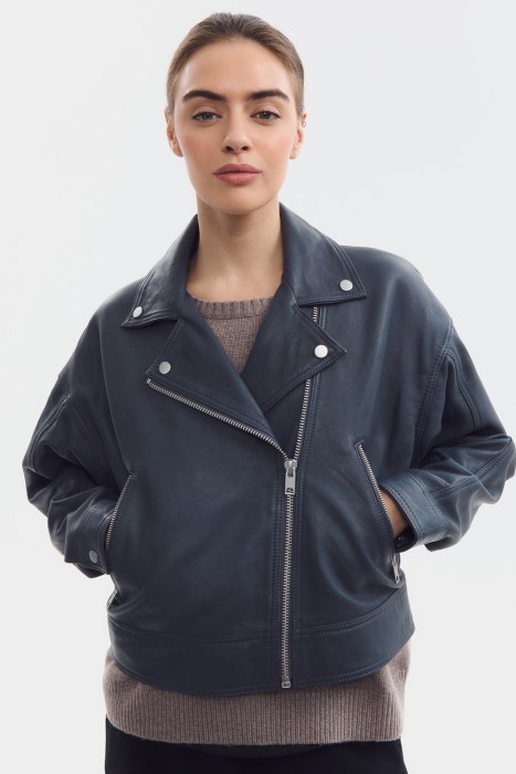 косуха из натуральной кожи от бренда снежная королева вид слева