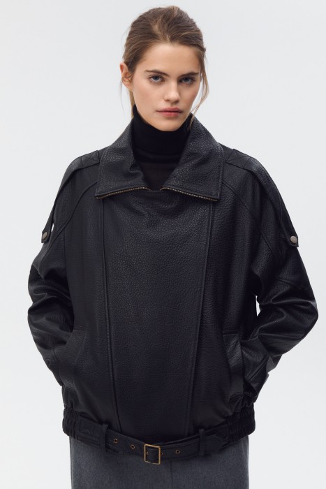 косуха из натуральной кожи от бренда снежная королева вид слева