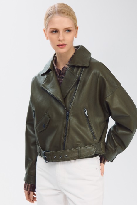 косуха из натуральной кожи от бренда снежная королева вид слева