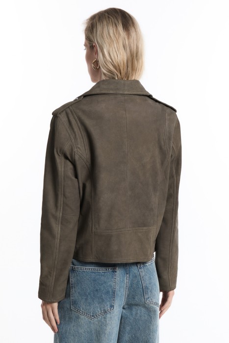 косуха из натуральной кожи по цене 10070 руб вид справа