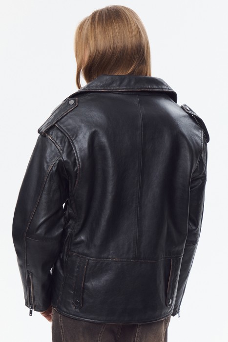 косуха из натуральной кожи по цене 15440 руб вид справа