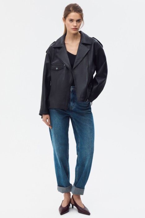 косуха из натуральной кожи от бренда снежная королева вид слева