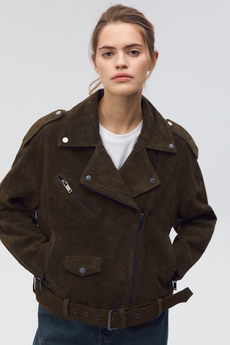 косуха из натуральной кожи от бренда снежная королева вид слева