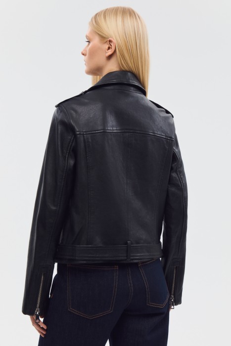 косуха из натуральной кожи по цене 13430 руб вид справа