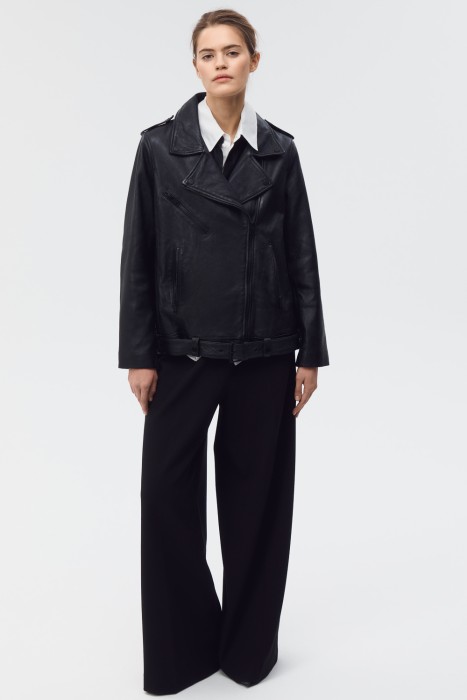 косуха из натуральной кожи от бренда снежная королева вид слева