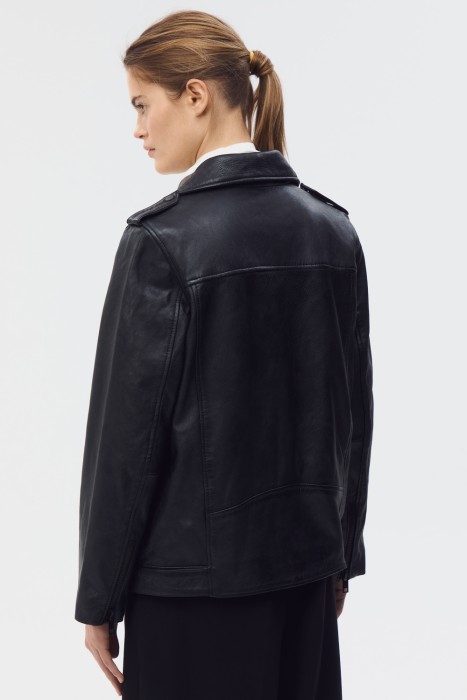 косуха из натуральной кожи по цене 15440 руб вид справа