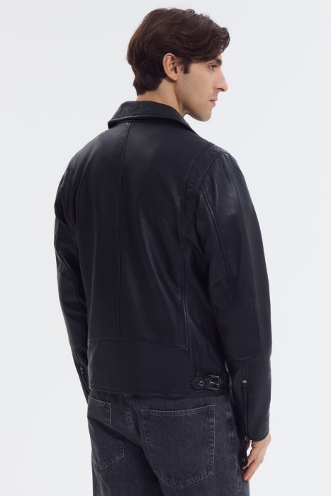 косуха из натуральной кожи по цене 13430 руб вид справа