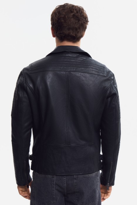 косуха из натуральной кожи по цене 12760 руб вид справа