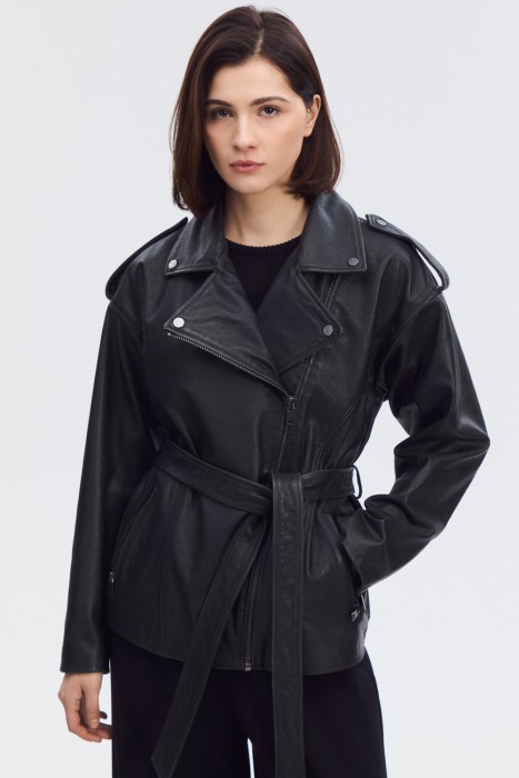 косуха из натуральной кожи от бренда снежная королева вид слева