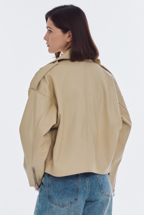 косуха из натуральной кожи по цене 16790 руб вид справа