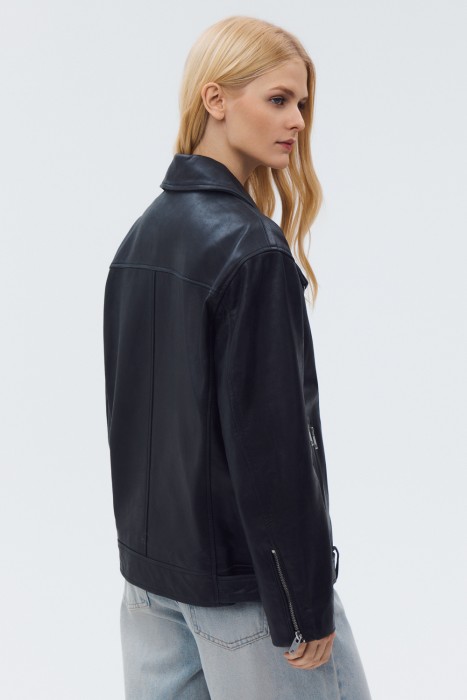 косуха из натуральной кожи по цене 15440 руб вид справа