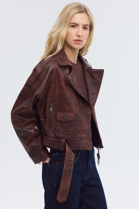 косуха из натуральной кожи от бренда снежная королева вид слева