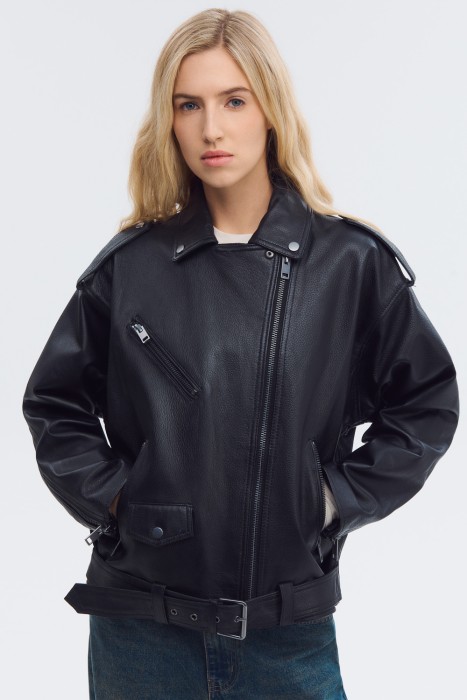 косуха из натуральной кожи по цене 15440 руб вид справа