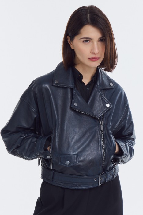 косуха из натуральной кожи от бренда снежная королева вид слева